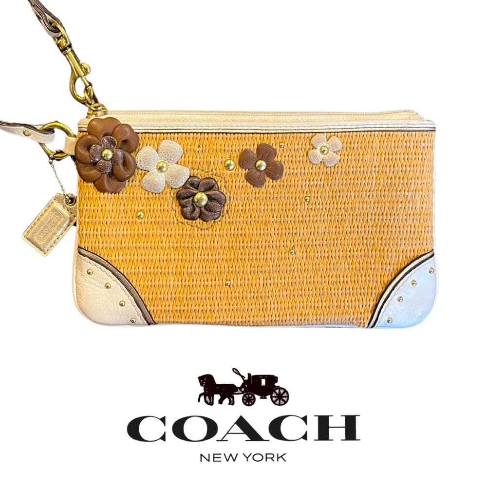 🤎🤍Coach Straw Wristlet🤍🤎